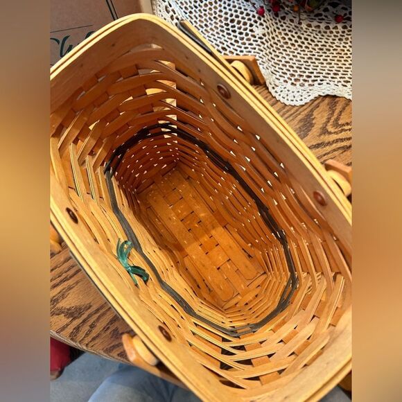Longaberger Collector's Club Membership Basket w/ tie on tags in box - Picture 4 of 5